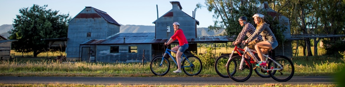 Cycle-Trail-Autumn-MurrayToMountainsRailTRailBright-16x9 Bright, Murray to Mountains Rail Trail