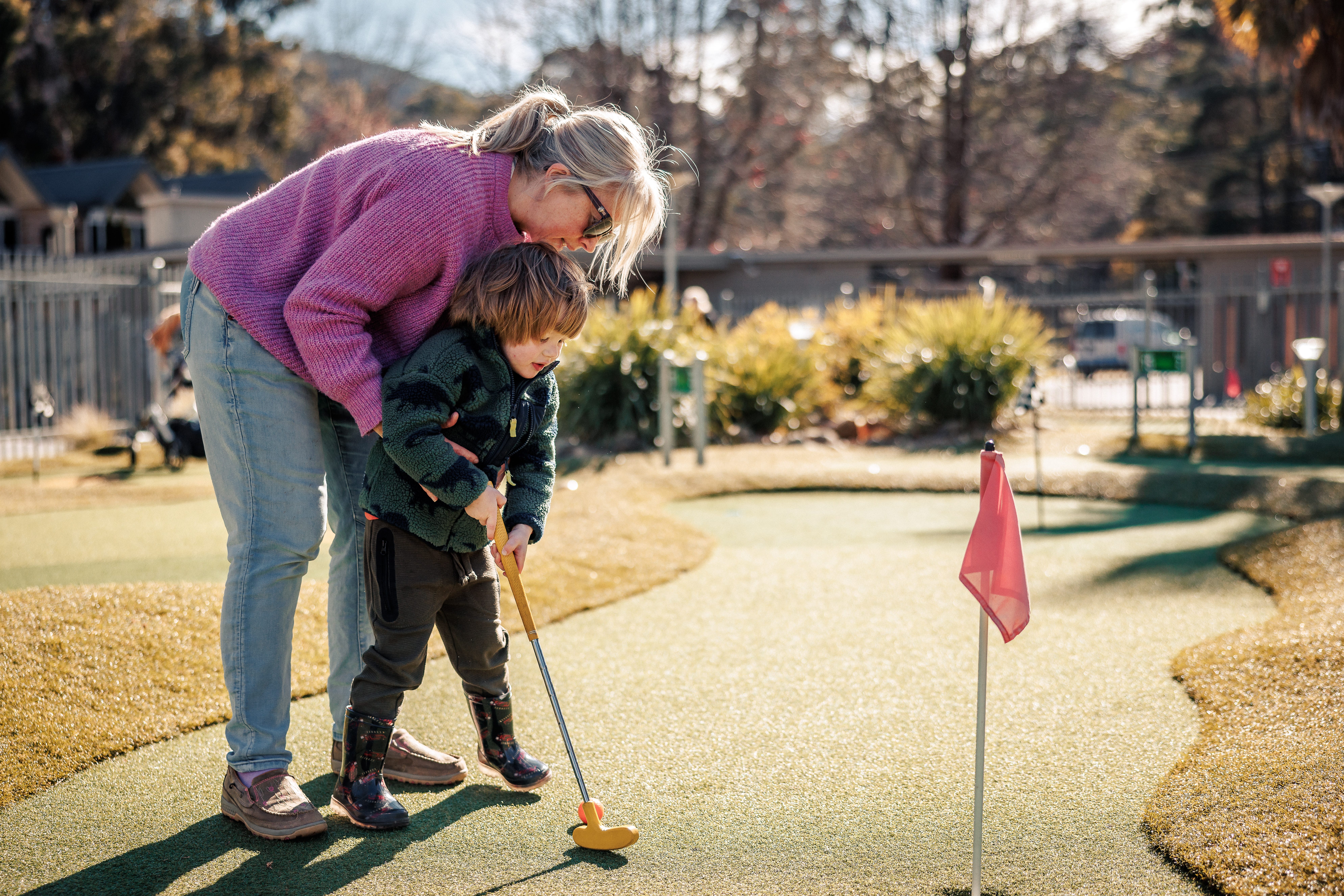 Bright Mini Golf