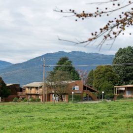 Mountain Creek Motel Bar And Restaurant provides accommodation & 3 cuisines Indian Japaneses