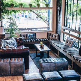 Dr Mauve Bar and Lounge