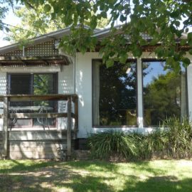 Kiewa View has its own enclosed garden overlooking the Kiewa Valley