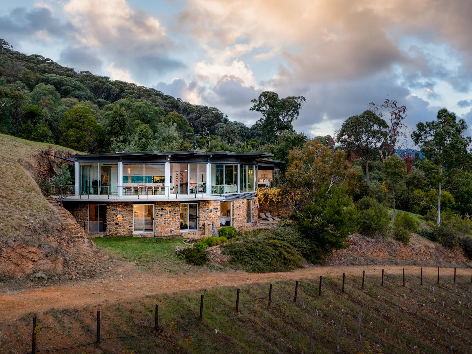 The Vineyard Residence - Feathertop Winery