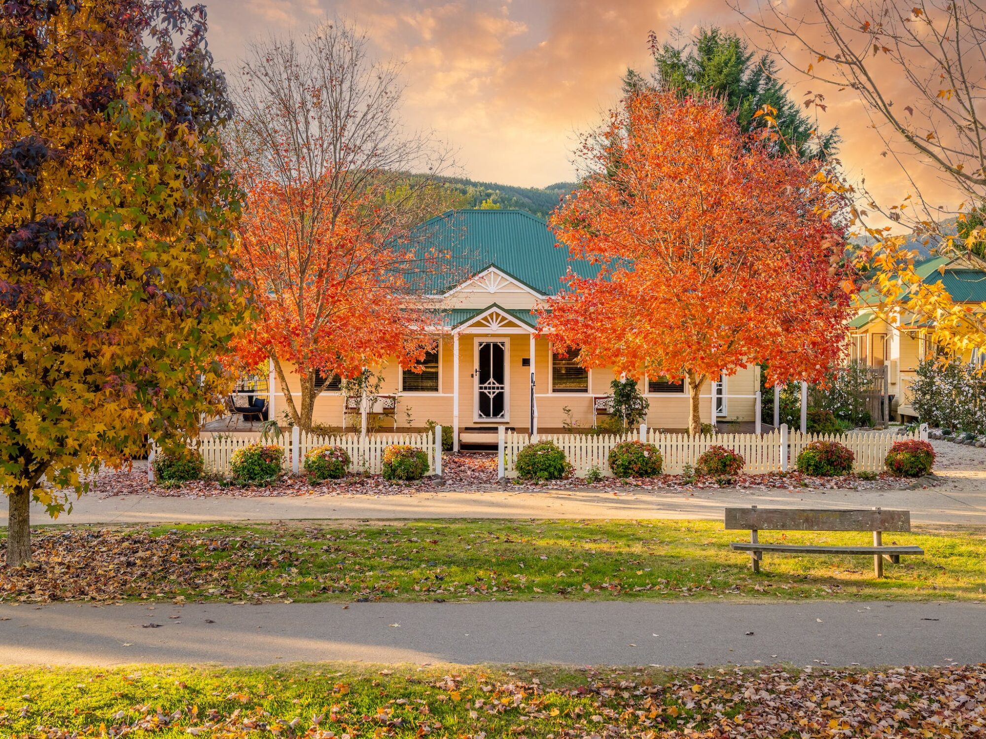 Autumn Beauty Garden Cottage 4