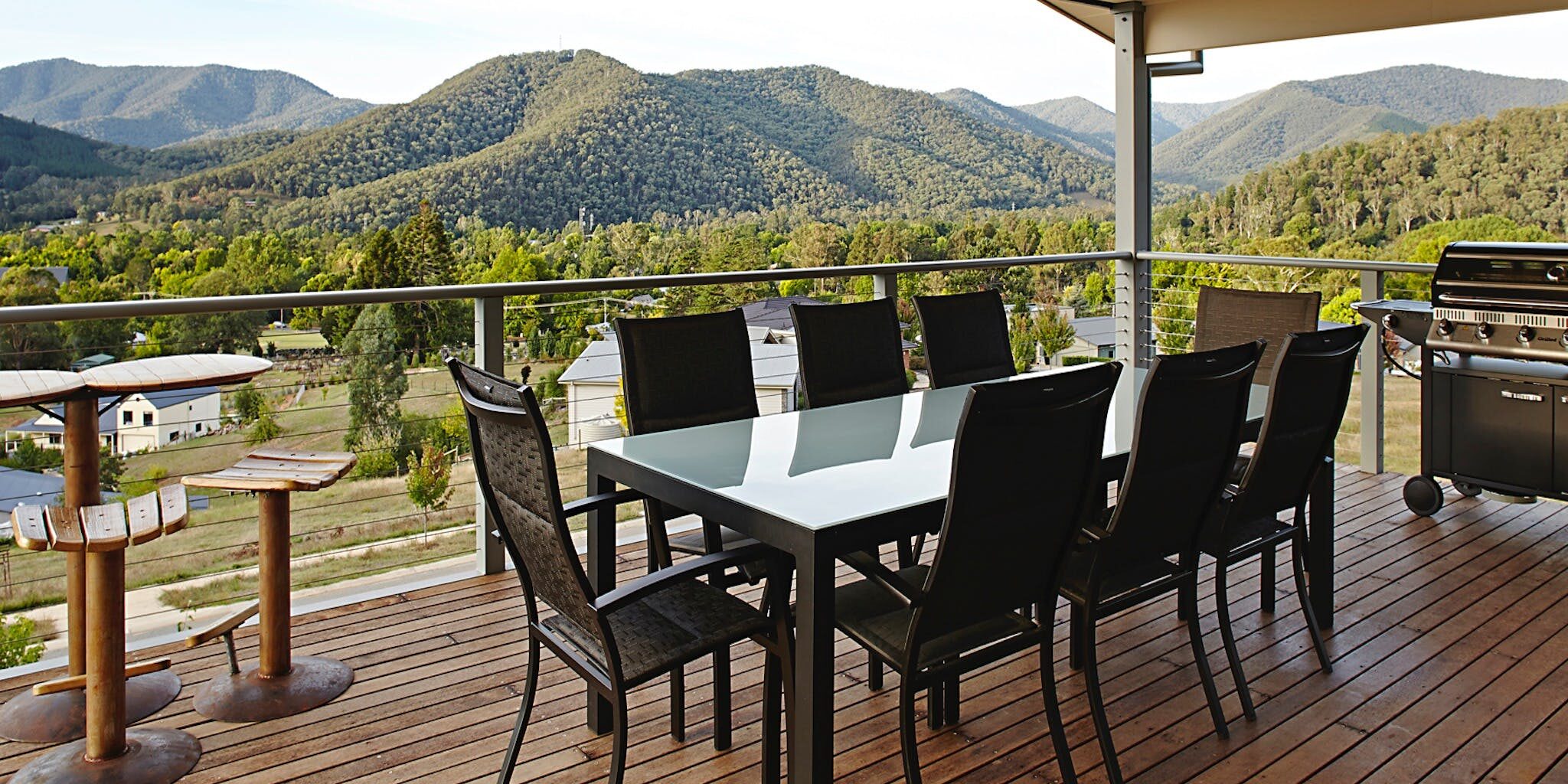 Aruma deck with barbecue and mountain views