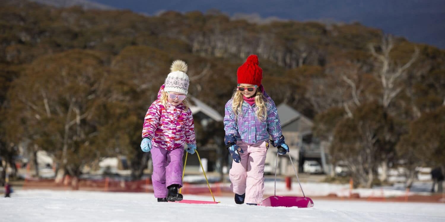 kids toboggan dinner plain winter 16_9